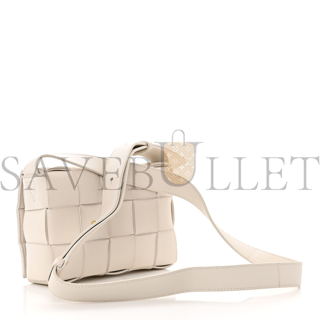 BOTTEGA VENETA LAMBSKIN MAXI INTRECCIATO SMALL CASSETTE CROSSBODY BAG WHITE  (19*12*4cm)